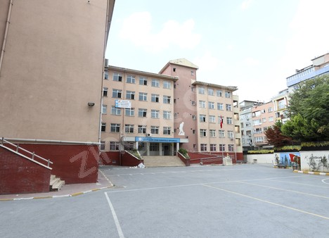 Şehit Kadir Cihan Karagözlü Ortaokulu