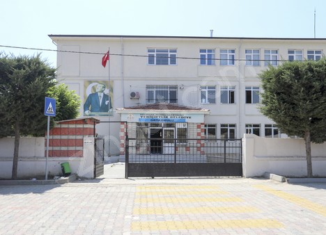 Yeniçiftlik Belediye Ortaokulu