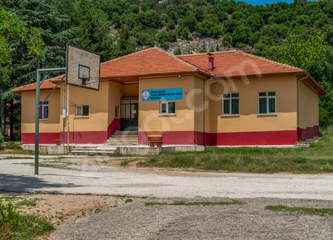 Yukarı Gökdere Mustafa Köklü Ortaokulu