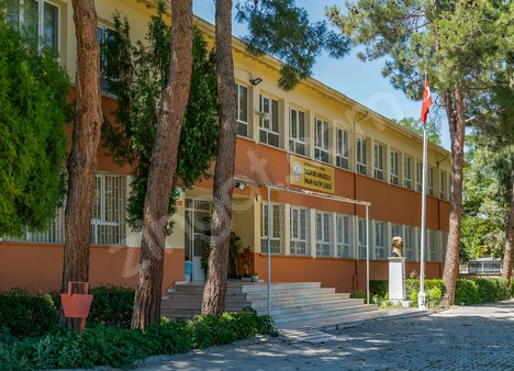 Dazkırı Anadolu İmam Hatip Lisesi