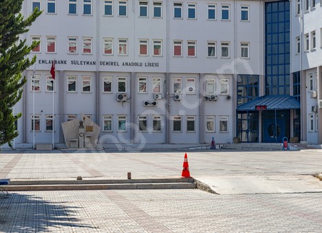 Emlakbank Süleyman Demirel Anadolu Lisesi
