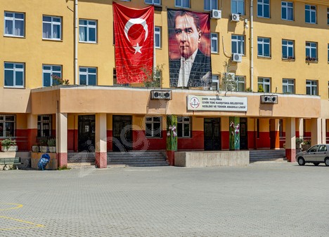 İzmir Toki Karşıyaka Belediyesi Mesleki ve Teknik Anadolu Lisesi